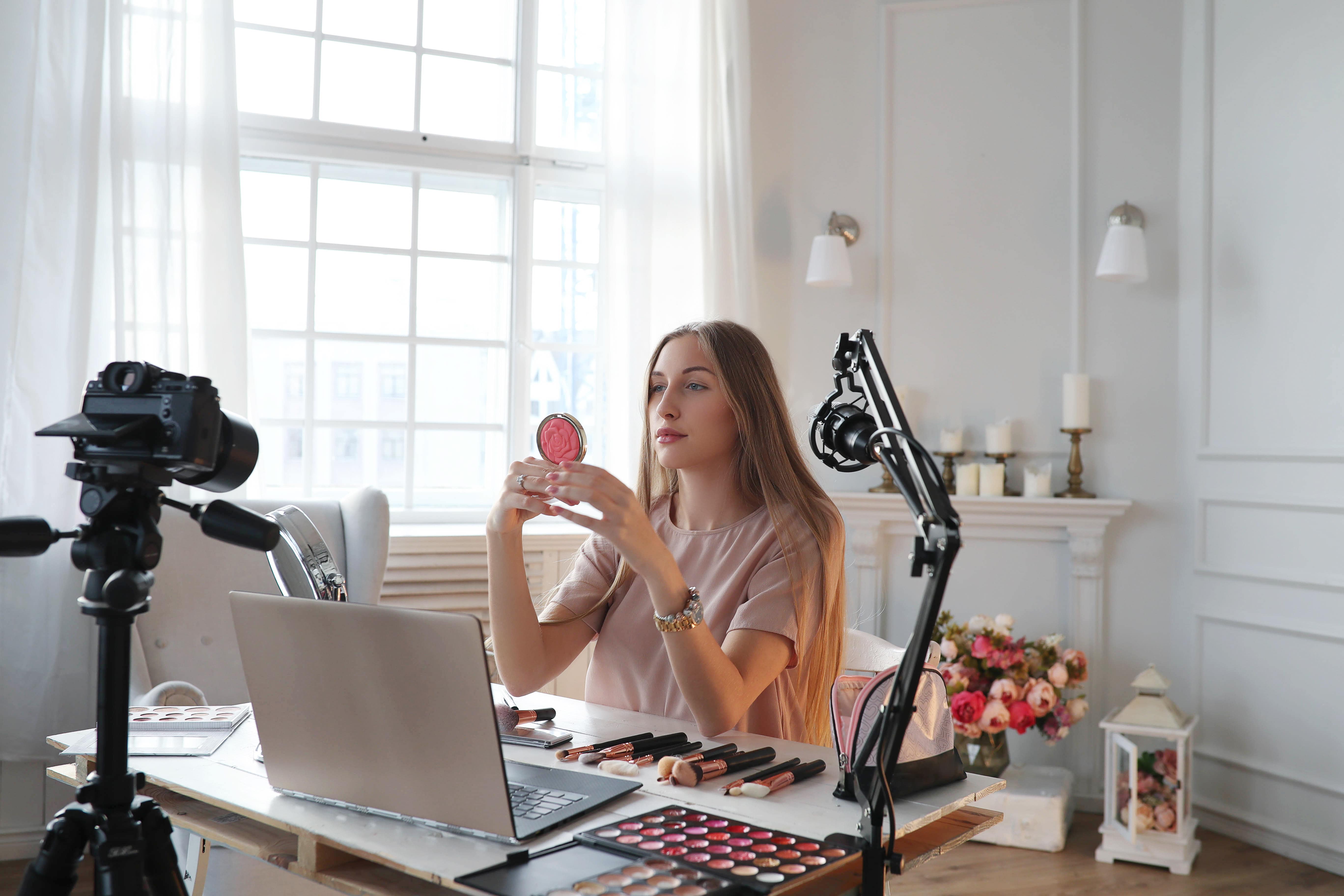 KOL & Influencer: Pengertian dan Perbedaannya